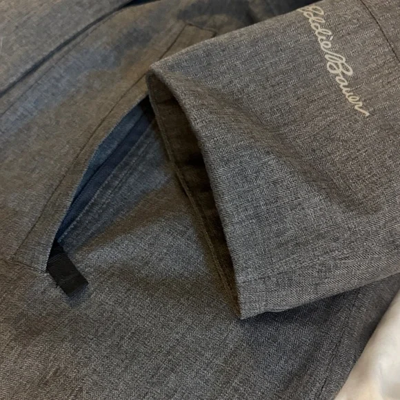 Eddie Bauer Women’s Charcoal Hooded Raincoat - Picture 4 of 6